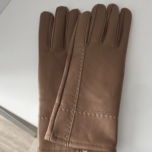 Elegant Brown Leather Gloves